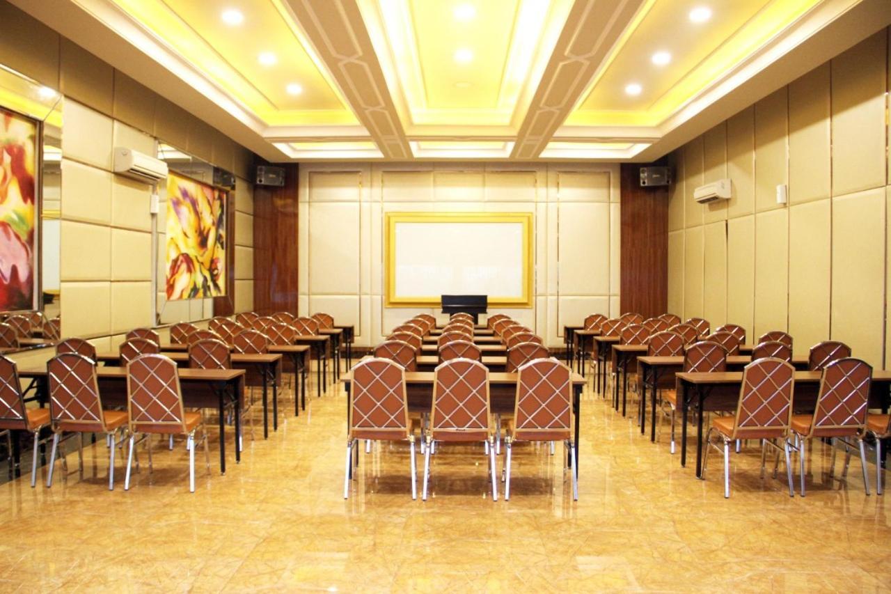 Olympic Hotel Jakarta Exterior photo