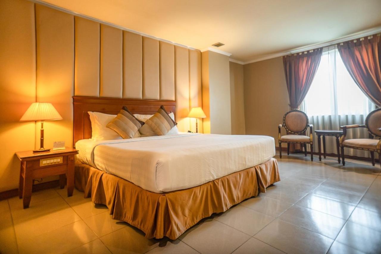 Olympic Hotel Jakarta Exterior photo