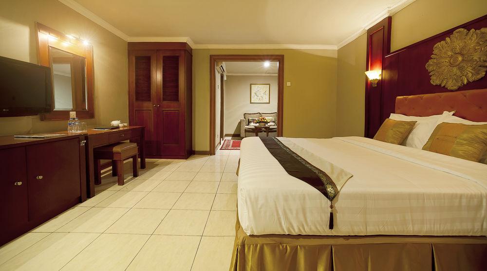 Olympic Hotel Jakarta Exterior photo